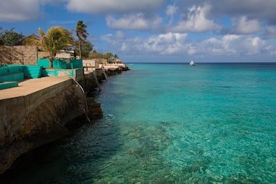 Quels sont les tarifs pour la taxe touristique de l'île de Bonaire ?