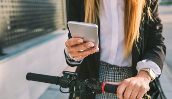 Découvrez la location de scooter électrique personnel pas cher