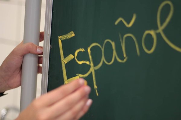 Découvrez les avantages d'apprendre l'espagnol dans une école de langue en Espagne